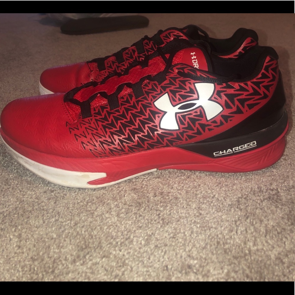 Under armor men’s basketball shoes low size 11.5